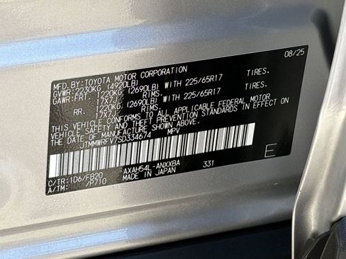 Used 2025 Toyota RAV4 LE AWD/4WD image 34
