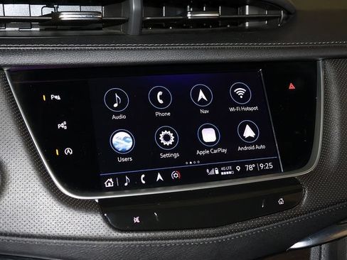 Used 2024 Cadillac XT5 Premium Luxury w/ Technology Package AWD/4WD image 18