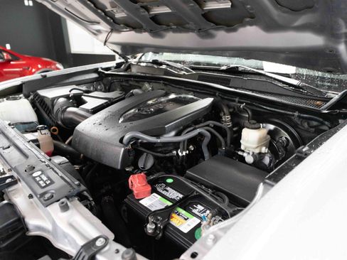 Used 2017 Toyota Tacoma TRD Sport image 32