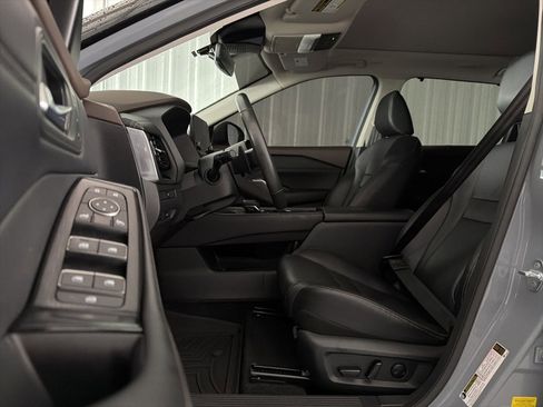 Used 2022 Nissan Rogue SL w/ SL Premium Package image 11