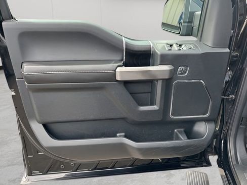 Used 2018 Ford F150 Platinum w/ Equipment Group 701A Luxury AWD/4WD image 9
