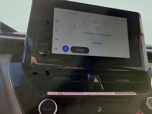 Used 2025 Toyota Corolla LE image 19