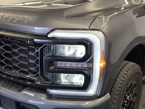 New 2026 Ford F250 Lariat w/ Black Appearance Package AWD/4WD image 7
