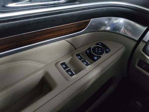 Used 2018 Ford Explorer Limited image 27