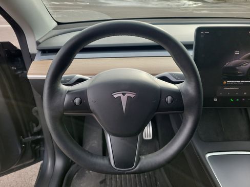 Used 2022 Tesla Model Y Performance image 20