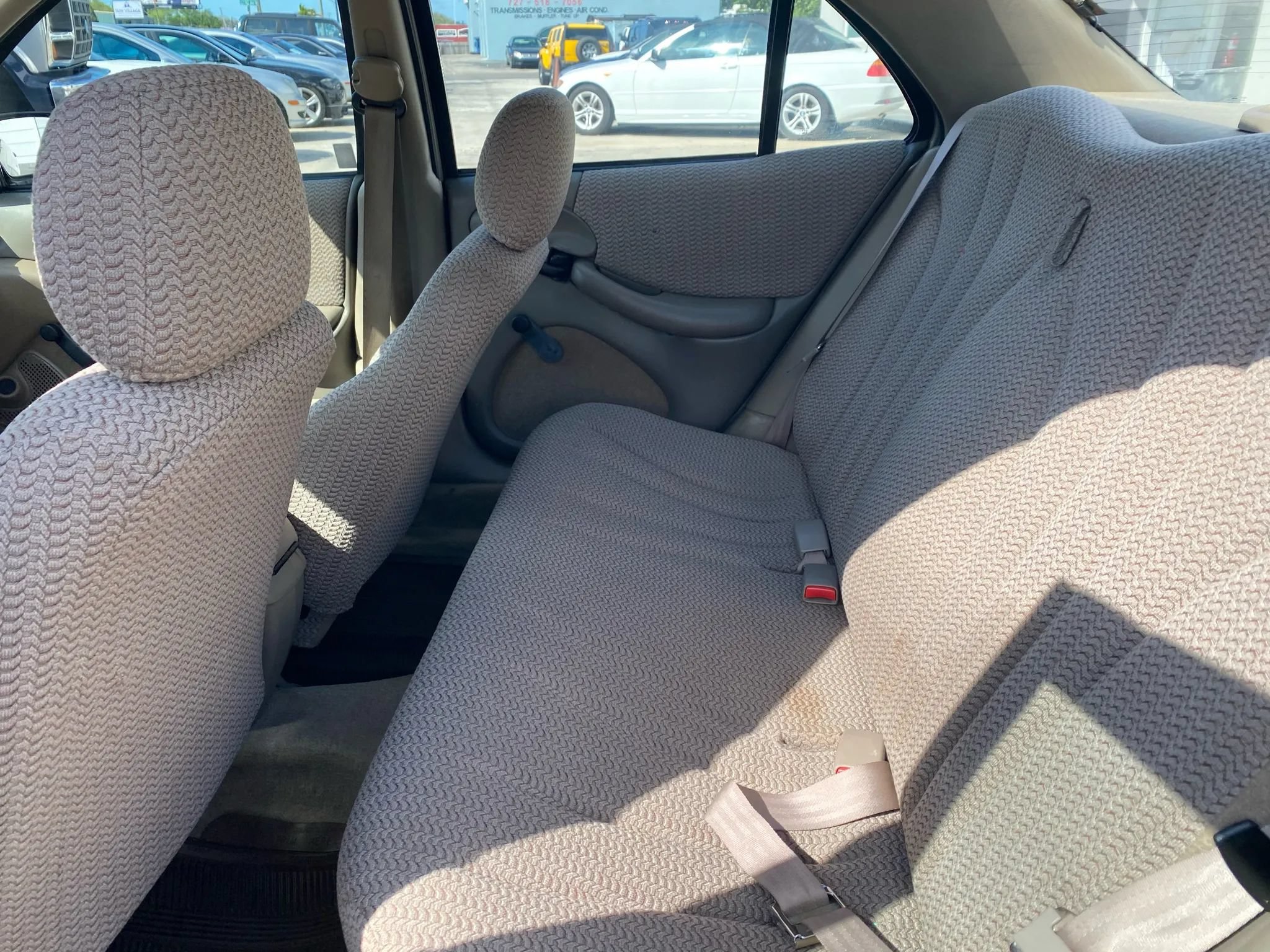 Used 2002 Pontiac Sunfire SE FWD image 14