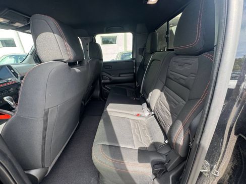 Used 2026 Nissan Frontier PRO-4X AWD/4WD image 25