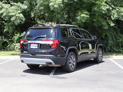 Used 2023 GMC Acadia SLE w/ Driver Convenience Package FWD image 9