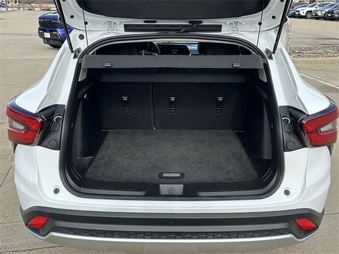 Used 2024 Chevrolet Trax LT w/ Driver Confidence Package image 30