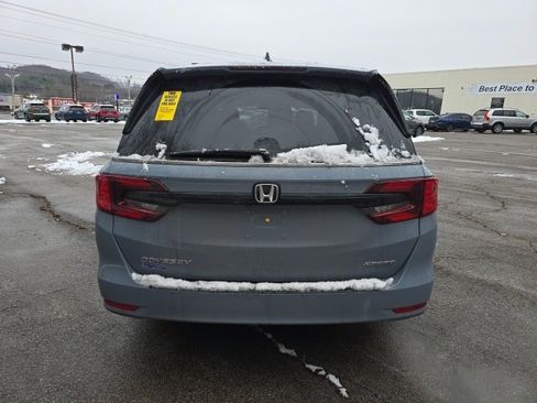 Used 2024 Honda Odyssey Sport image 4