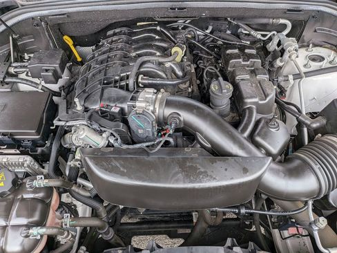 Used 2023 Dodge Durango GT image 32