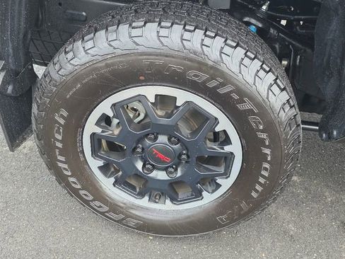 Used 2024 Toyota Tacoma TRD Off-Road image 19