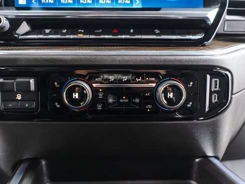 Used 2024 Chevrolet Silverado 2500 LT w/ Z71 Sport Edition image 15