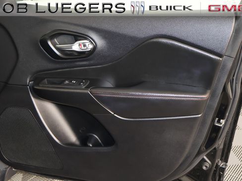 Used 2022 Jeep Cherokee Trailhawk w/ Sun, Sound & Nav Group AWD/4WD image 20