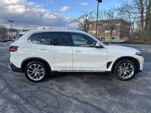 Used 2024 BMW X5 xDrive50e image 4