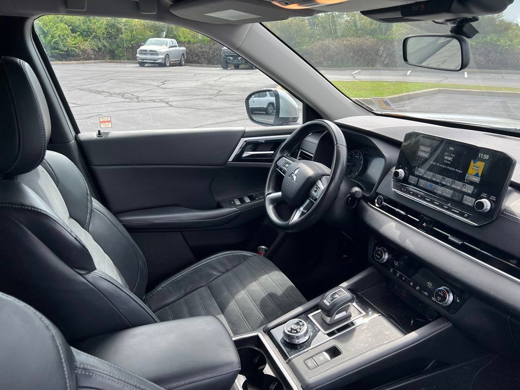 Used 2022 Mitsubishi Outlander SE AWD/4WD image 8