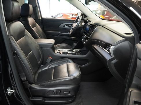 Used 2020 Chevrolet Traverse LT w/ LT Premium Package FWD image 36