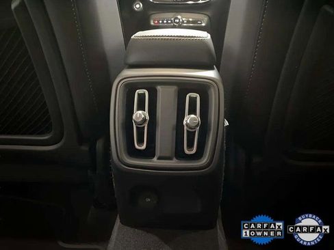 Used 2025 Volvo XC40 B5 Plus image 75