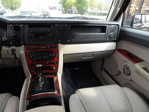 Used 2006 Jeep Commander Limited w/ Trailer Tow Group IV image 15