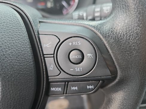 Used 2024 Toyota RAV4 XLE AWD/4WD image 19