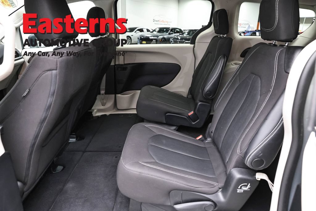 Used 2023 Chrysler Voyager LX FWD image 23