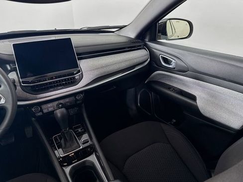 Used 2023 Jeep Compass Sport image 25