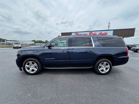 Used 2017 Chevrolet Suburban LT AWD/4WD image 2