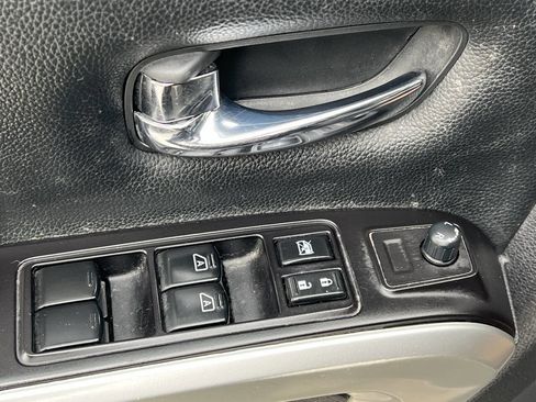 Used 2020 Nissan Titan SV w/ SV Convenience Package AWD/4WD image 18