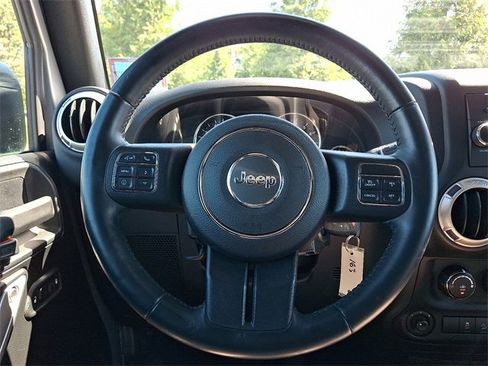 Used 2017 Jeep Wrangler Unlimited Sahara w/ Connectivity Group image 23