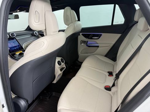 Used 2026 Mercedes-Benz GLC 300 4MATIC image 19