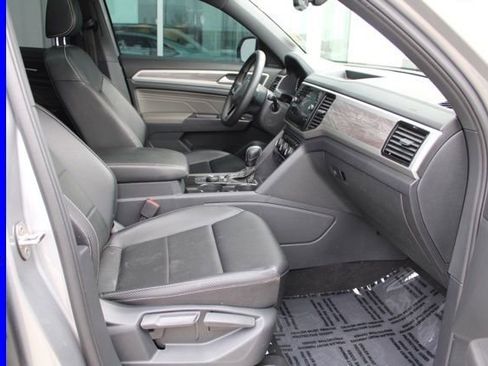 Used 2022 Volkswagen Atlas Cross Sport SE w/ Panoramic Sunroof Package image 21