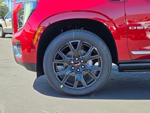New 2026 GMC Yukon Denali w/ Sun & Power Step Package AWD/4WD image 5
