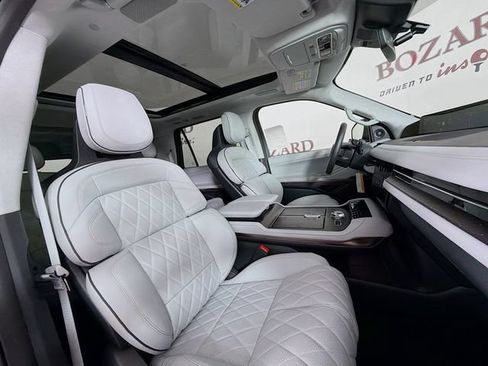 New 2026 Lincoln Navigator L Black Label AWD/4WD image 32