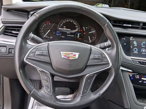 Used 2019 Cadillac XT5 Premium Luxury w/ Driver Assist Package FWD image 16