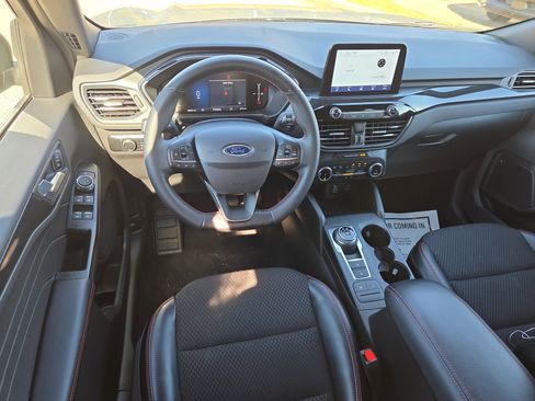 Used 2025 Ford Escape ST-Line image 7