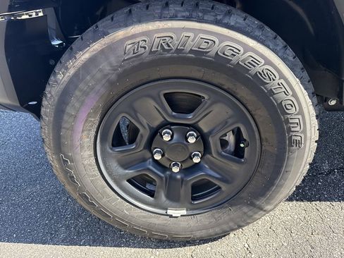 Used 2022 Jeep Gladiator Sport w/ Trailer Tow Package image 11