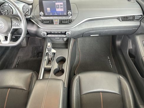 Used 2022 Nissan Altima 2.5 SR image 17