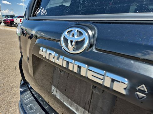 Used 2022 Toyota 4Runner TRD Off-Road Premium w/ Moonroof Package AWD/4WD image 23