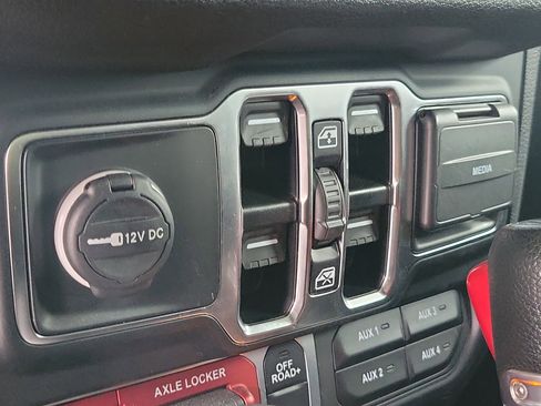 Certified 2024 Jeep Wrangler Unlimited Sport AWD/4WD image 18