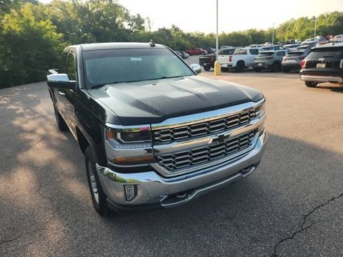 Used 2017 Chevrolet Silverado 1500 LT w/ All Star Edition AWD/4WD image 5