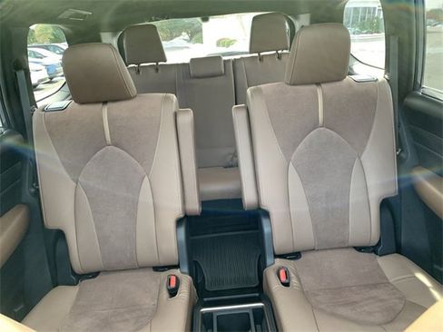 Used 2024 Toyota Grand Highlander MAX Platinum image 32