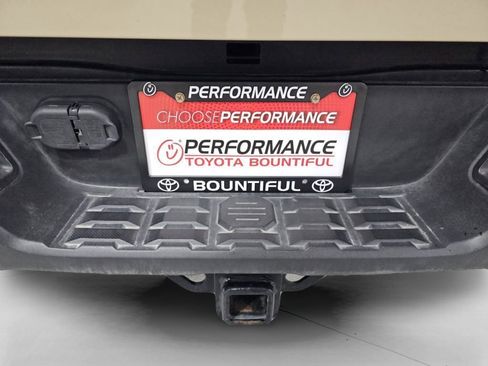 Used 2017 Toyota Tacoma TRD Sport image 26