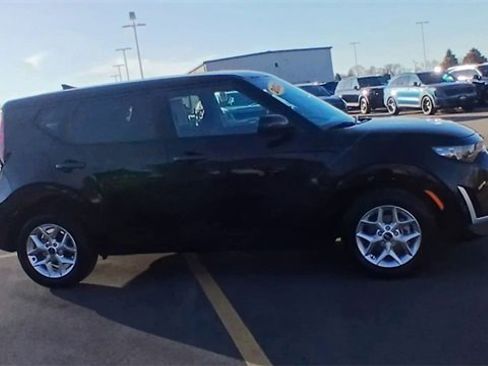 Certified 2023 Kia Soul LX w/ LX Technology Package image 4