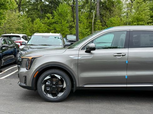 New 2026 Kia Sorento EX w/ EX Premium Package AWD/4WD image 9