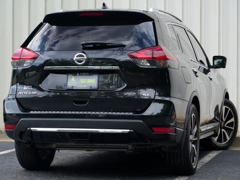 Used 2018 Nissan Rogue SL w/ Premium Package FWD image 4