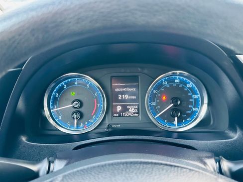 Used 2017 Toyota Corolla LE w/ Carpet Mat Package (TMS) image 22