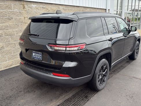 Used 2024 Jeep Grand Cherokee L Laredo image 3