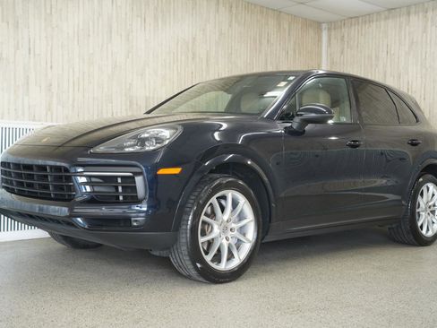 Used 2020 Porsche Cayenne image 4