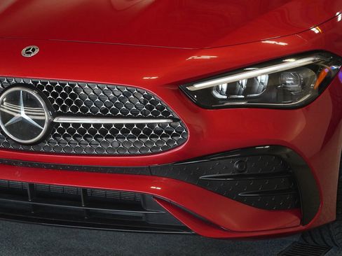 Certified 2026 Mercedes-Benz CLE 300 4MATIC Coupe image 7