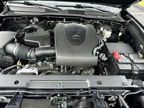 Used 2020 Toyota Tacoma SR AWD/4WD image 19